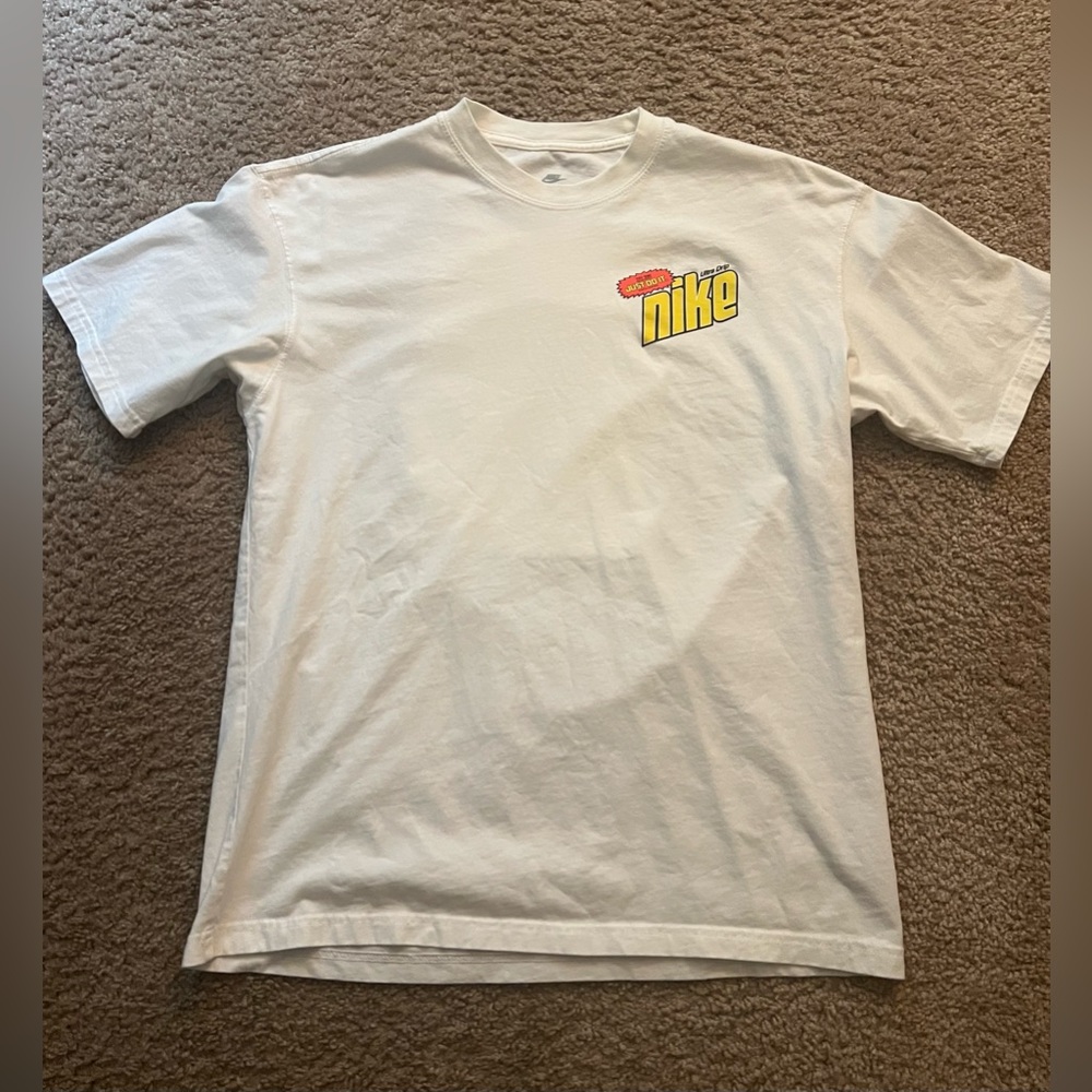 Nike Shirt (Size M)